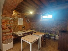 Simplistic Holiday Home in Pistoia With Terrace & Garden