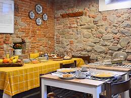 Simplistic Holiday Home in Pistoia With Terrace & Garden