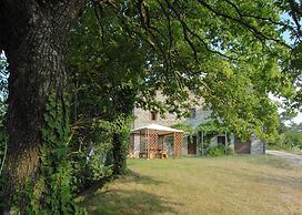 Spacious Farmhouse in Apecchio With Pool