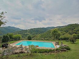 Spacious Farmhouse in Apecchio With Pool