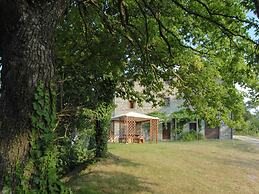 Spacious Farmhouse in Apecchio With Pool
