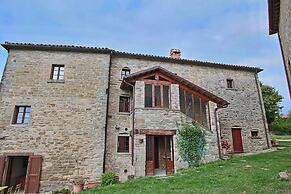 Spacious Farmhouse in Apecchio With Pool
