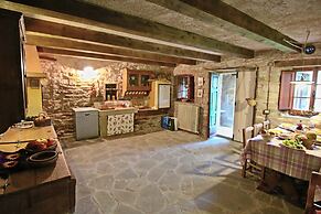 Spacious Farmhouse in Apecchio With Pool