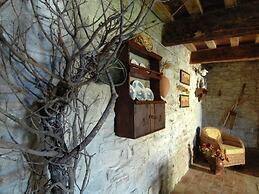 Spacious Farmhouse in Apecchio With Pool