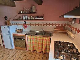 Spacious Farmhouse in Apecchio With Pool