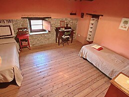 Spacious Farmhouse in Apecchio With Pool