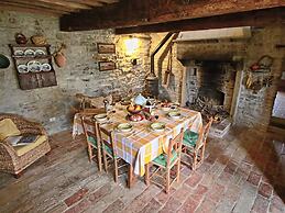 Spacious Farmhouse in Apecchio With Pool