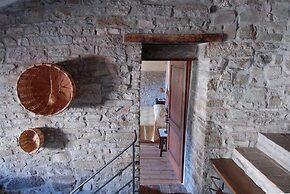 Spacious Farmhouse in Apecchio With Pool