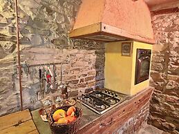Spacious Farmhouse in Apecchio With Pool