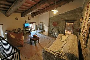 Spacious Farmhouse in Apecchio With Pool