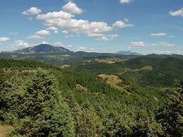 Spacious Farmhouse in Apecchio With Pool