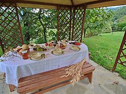 Spacious Farmhouse in Apecchio With Pool