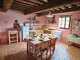 Spacious Farmhouse in Apecchio With Pool