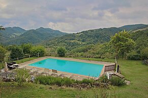 Spacious Farmhouse in Apecchio With Pool