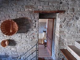 Spacious Farmhouse in Apecchio With Pool