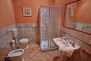 Spacious Farmhouse in Apecchio With Pool