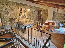 Spacious Farmhouse in Apecchio With Pool