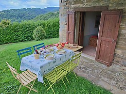 Spacious Farmhouse in Apecchio With Pool