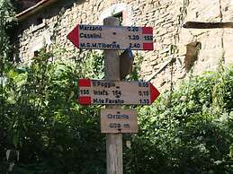 Farmhouse With Stables, Horses and the Ability to Make Horseback Ridin