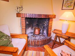 Farmhouse With Stables, Horses and the Ability to Make Horseback Ridin