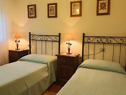 Farmhouse With Stables, Horses and the Ability to Make Horseback Ridin