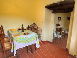 Farmhouse With Stables, Horses and the Ability to Make Horseback Ridin