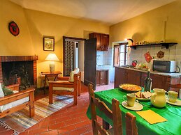 Farmhouse With Stables, Horses and the Ability to Make Horseback Ridin