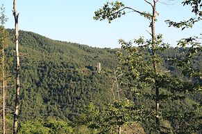 Farmhouse With Stables, Horses and the Ability to Make Horseback Ridin