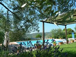 Farmhouse With Stables, Horses and the Ability to Make Horseback Ridin