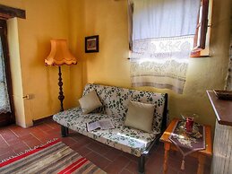 Farmhouse With Stables, Horses and the Ability to Make Horseback Ridin