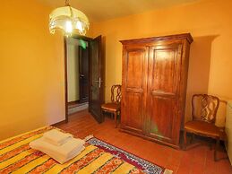 Farmhouse With Stables, Horses and the Ability to Make Horseback Ridin