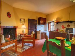 Farmhouse With Stables, Horses and the Ability to Make Horseback Ridin