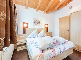 Beautiful Holiday Apartment in Umhausen With two Balconies