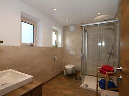 High-quality Holiday Apartment in Oberkrimml Near Waterfalls