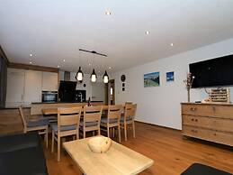 High-quality Holiday Apartment in Oberkrimml Near Waterfalls