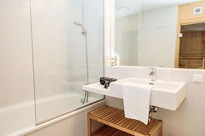 Lush Apartment With Private Sauna