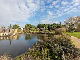 Cozy Chalet in Vrouwenpolder With Garden