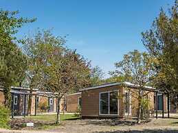 Cozy Chalet in Vrouwenpolder With Garden