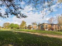 Cozy Chalet in Vrouwenpolder With Garden