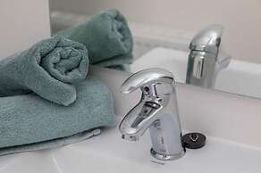 Cozy Chalet in Vrouwenpolder With Garden