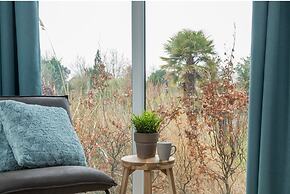 Cozy Chalet in Vrouwenpolder With Garden