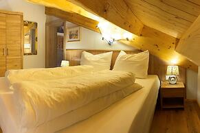Chalet Salzburg, Dienten