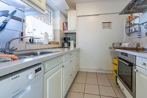 Apartment in Friedrichskoog-spitze With Parking Space