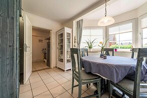 Apartment in Friedrichskoog-spitze With Parking Space