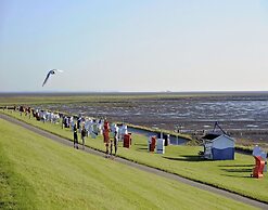 Apartment in Friedrichskoog-spitze With Parking Space