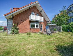 Apartment in Friedrichskoog-spitze With Parking Space