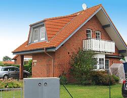 Apartment in Friedrichskoog-spitze With Parking Space