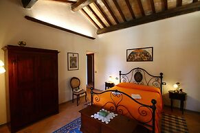 Farmhouse With Pool in an Area With History, Nature and art