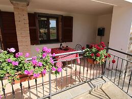 Farmhouse With Pool in an Area With History, Nature and art