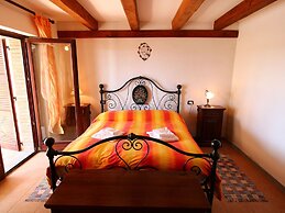 Farmhouse With Pool in an Area With History, Nature and art